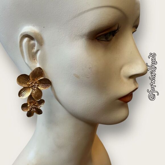 Bundle Sale 3 for $15 | Tiered Gold Tone Flower Earrings - Picture 1 of 9